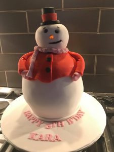 Snowman cakes - christmas cakes - birthday cakes - novelty cakes - berwick upon tweed cake maker